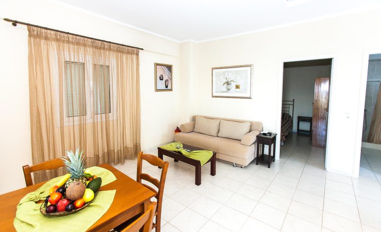 white house with panoramic sea view (4)